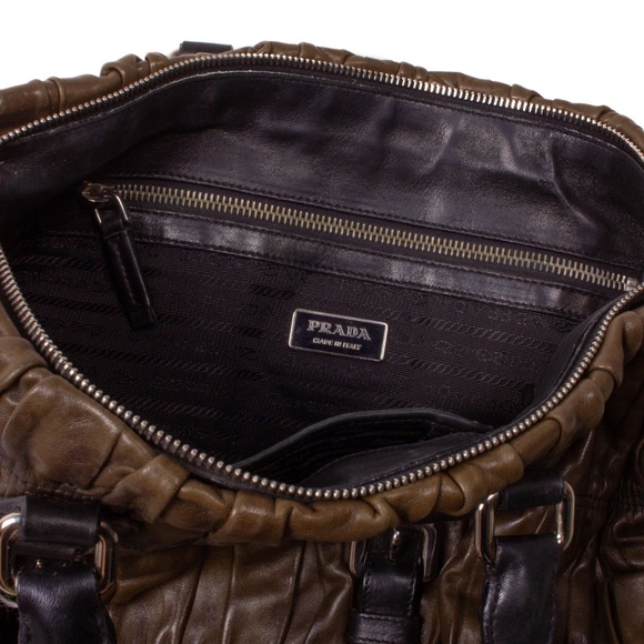 FINAL DROP🚨 PRADA Nappa Gaufre Dark Green Leather Satchel Bag - Picture 6 of 8